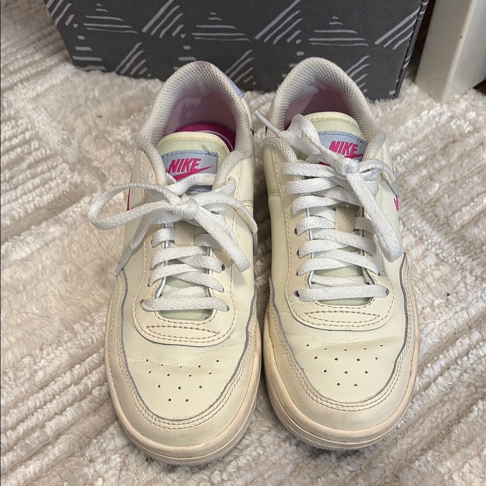 Nike Women's Cream and Pink Sneakers